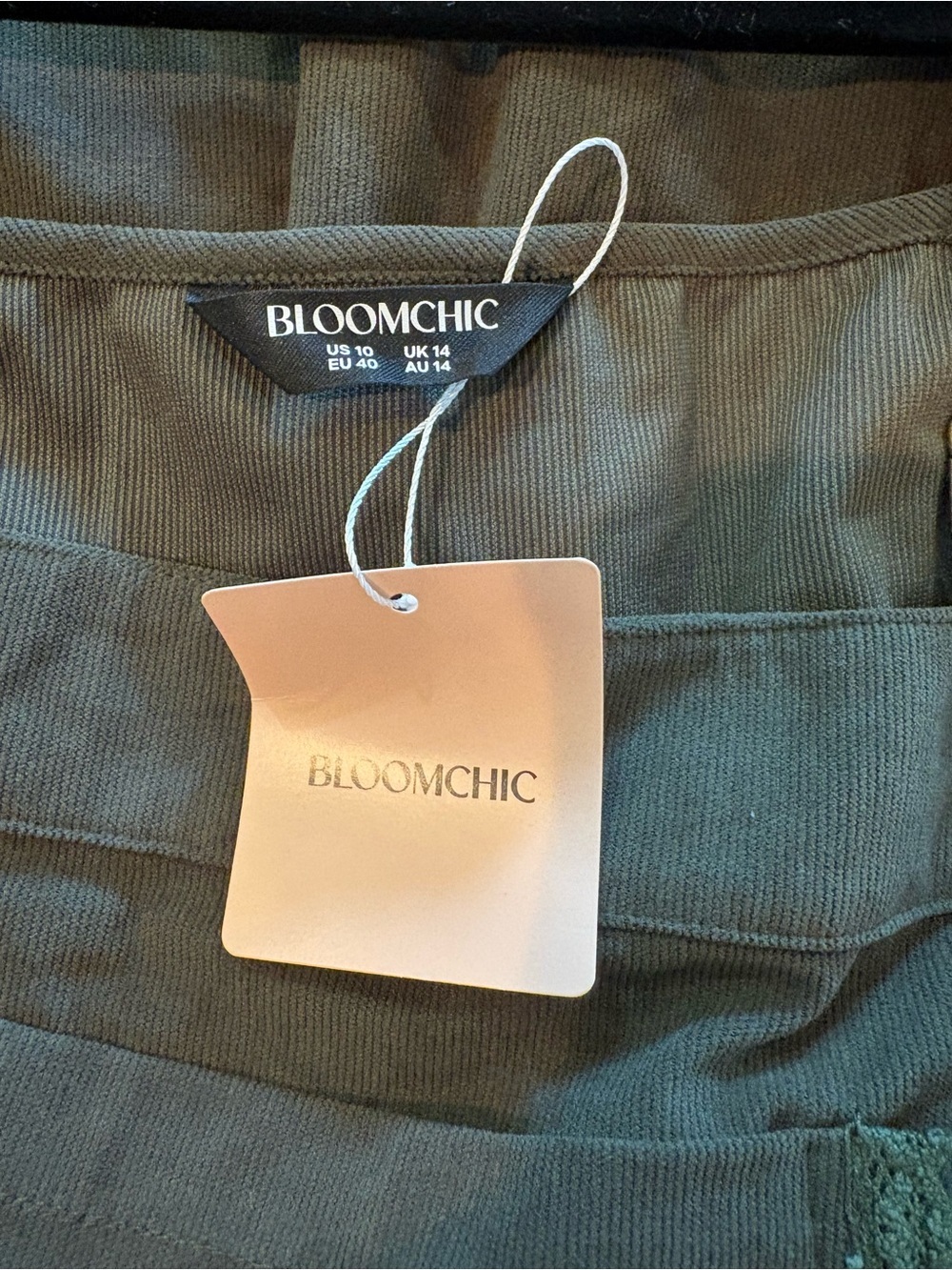 BloomChic Tiered Overall Dress Olive Green Corduroy NWT Size 10 - Picture 6 of 9